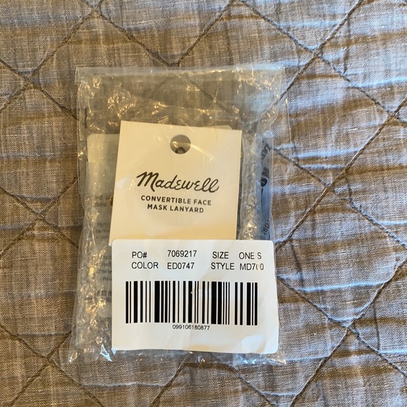 Madewell Curb Chain Convertible Face Mask Lanyard - Picture 5 of 5